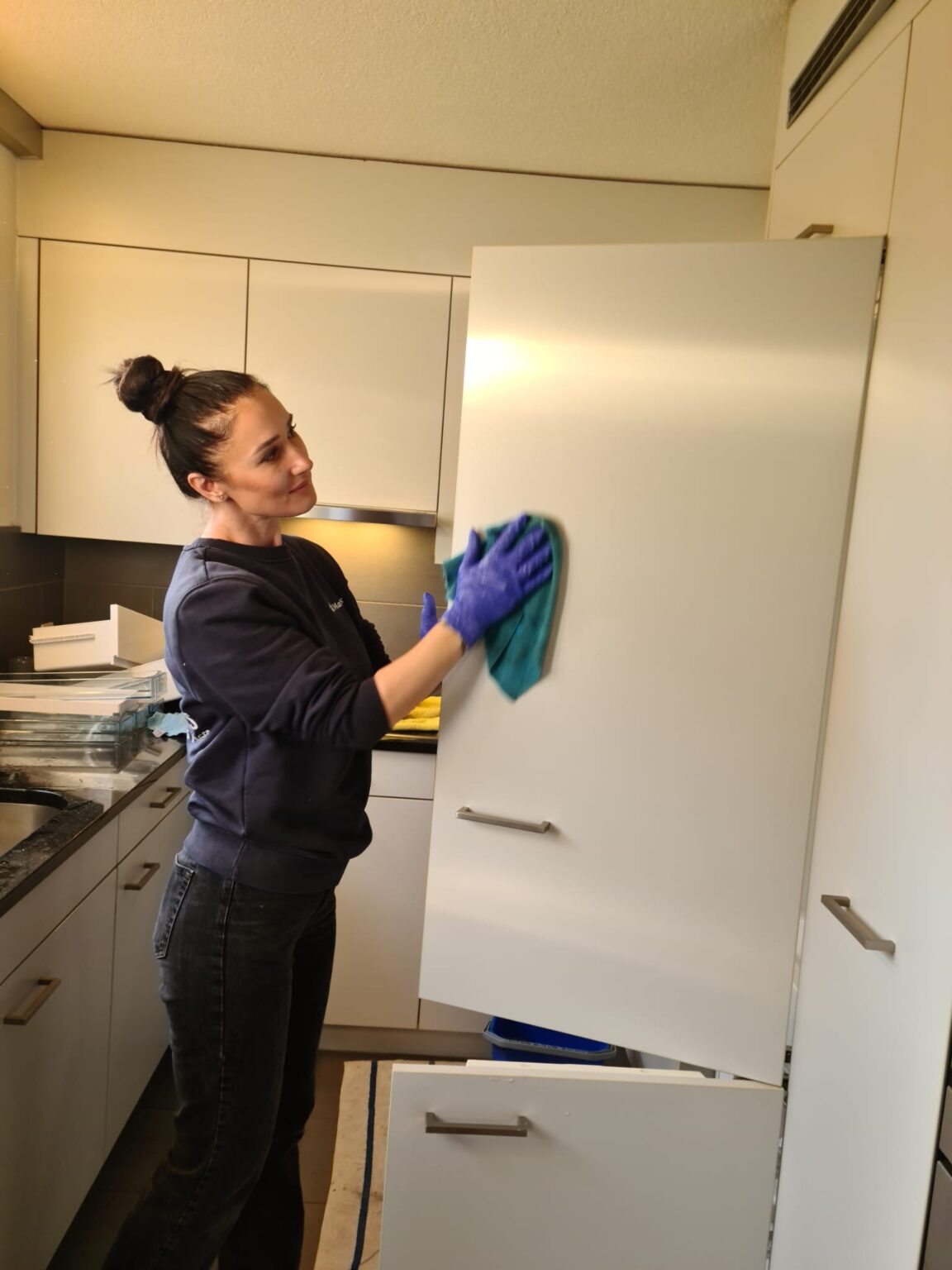 Küchen Schrank reinigen